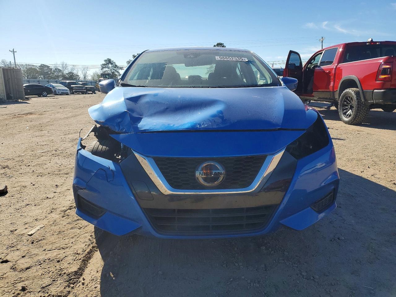 2021 NISSAN VERSA SV photo 5