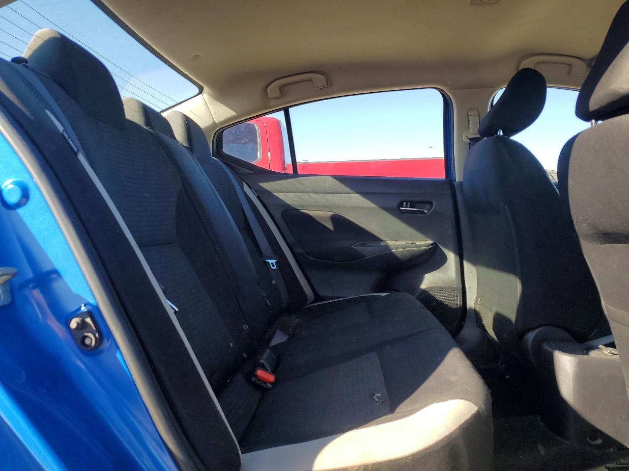 2021 NISSAN VERSA SV photo 10