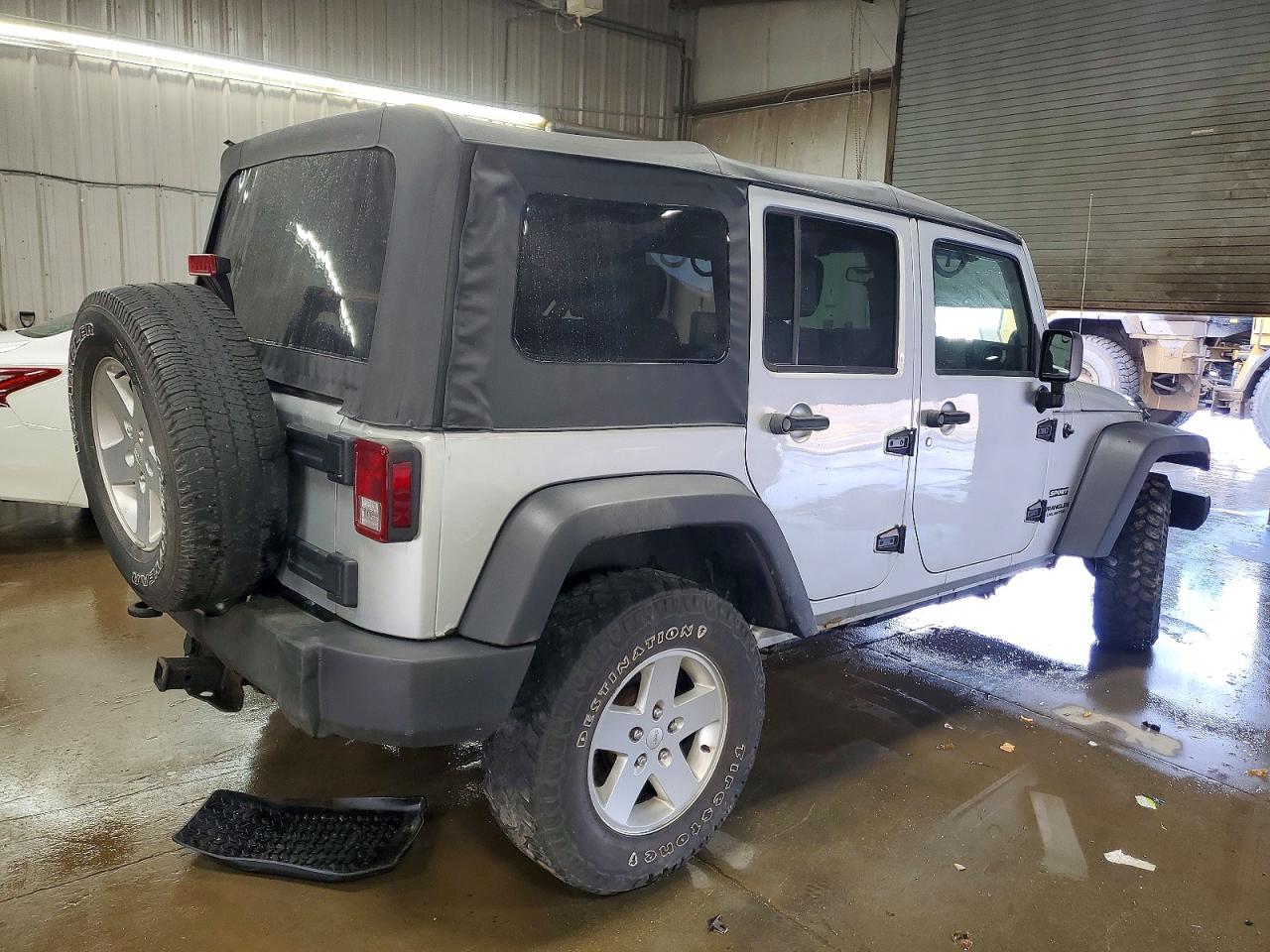 2012 JEEP WRANGLER UNLIMITED SPORT photo 5