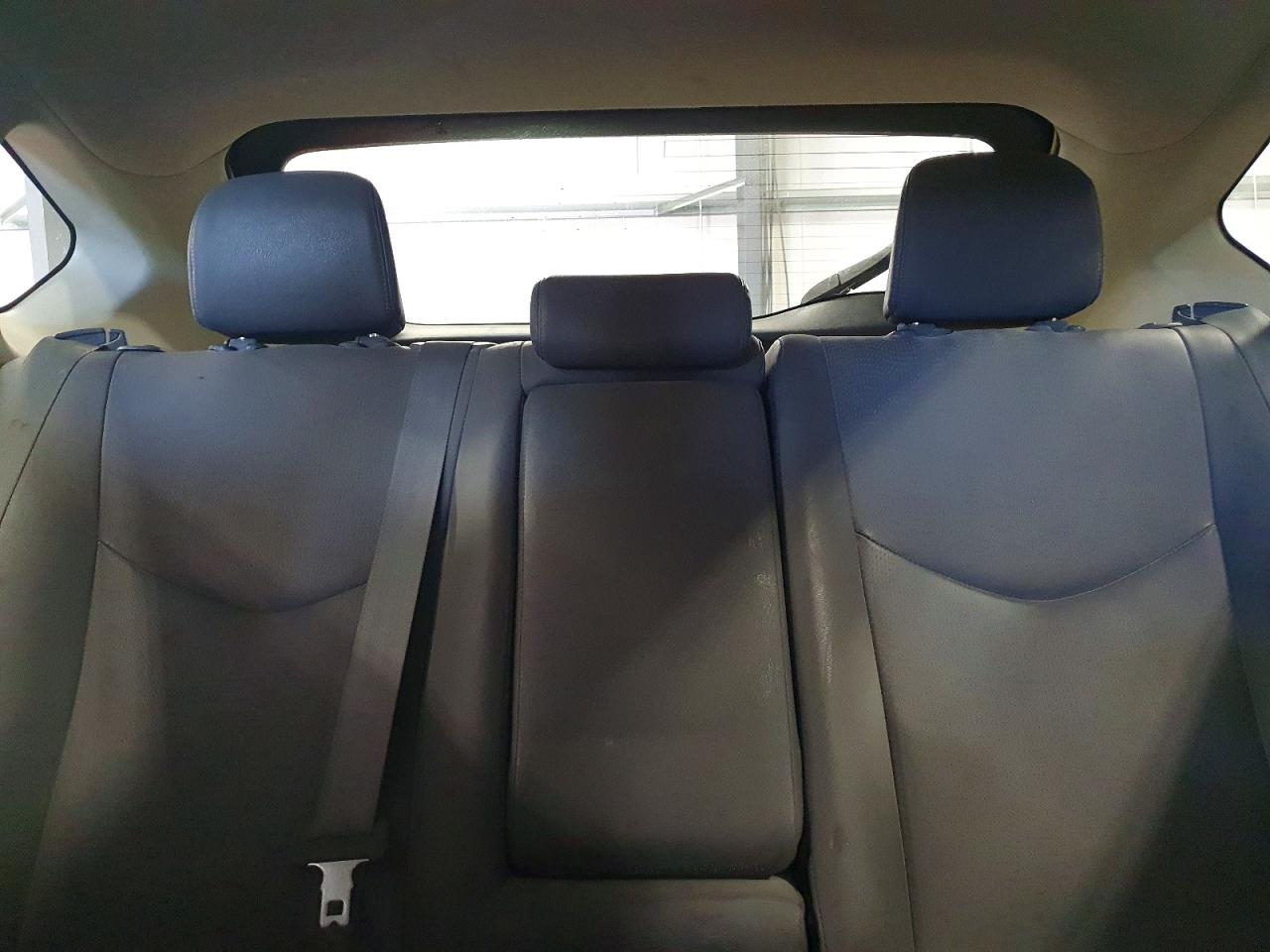 2010 TOYOTA PRIUS photo 10