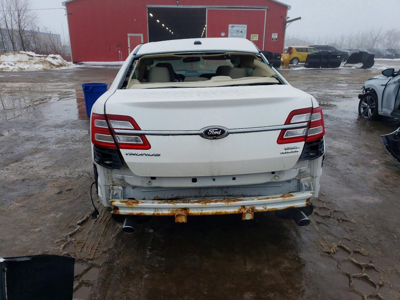 2015 FORD TAURUS SEL photo 6