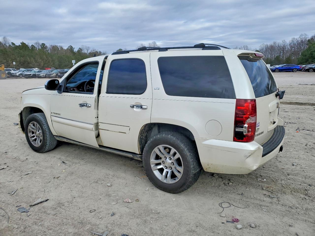 2008 CHEVROLET TAHOE K1500 photo 2
