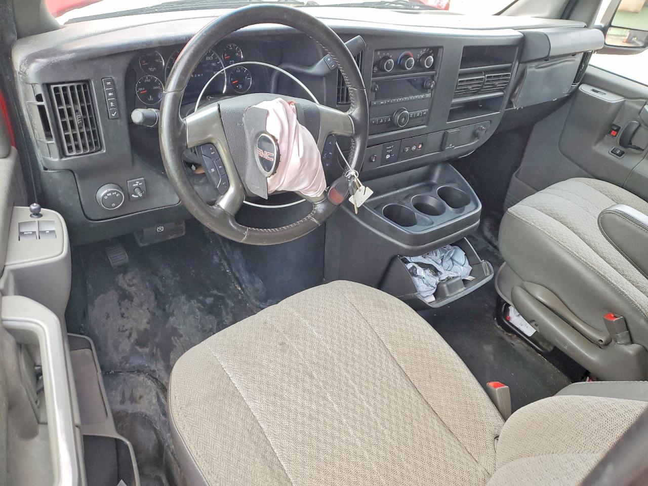 2017 GMC SAVANA G3500 photo 15