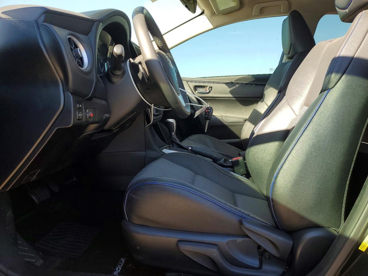 2017 TOYOTA COROLLA L photo 19