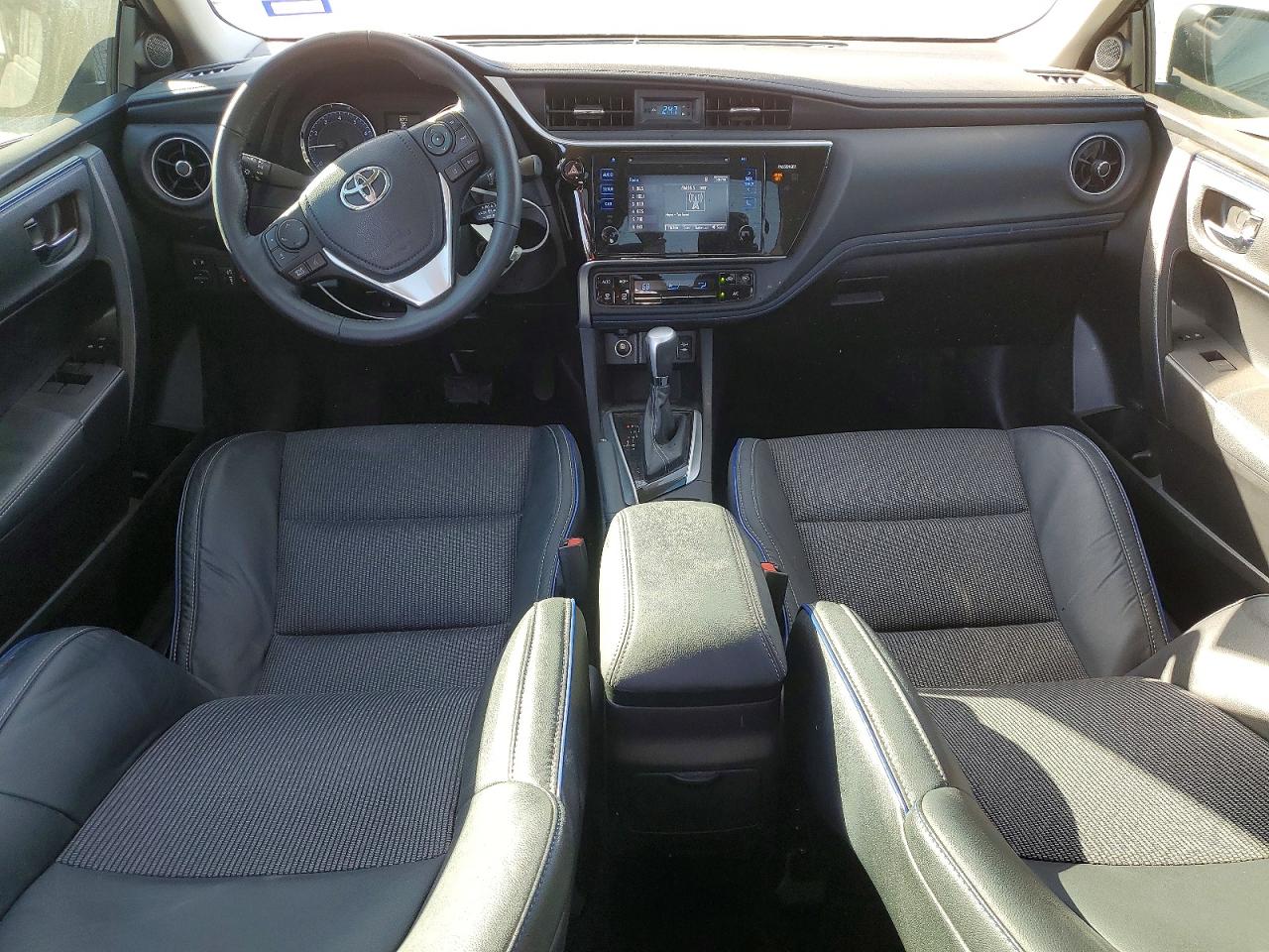 2017 TOYOTA COROLLA L photo 22