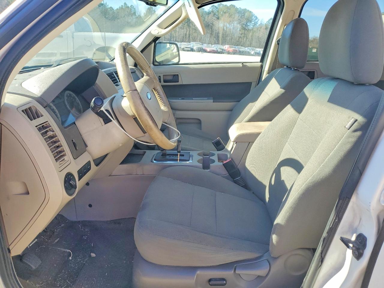 2010 FORD ESCAPE XLT photo 19