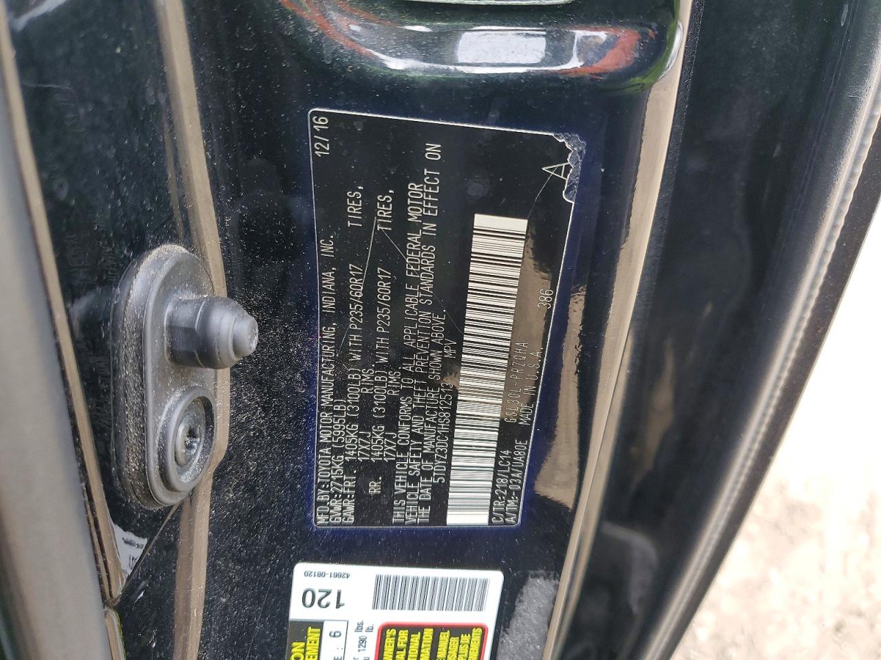2017 TOYOTA SIENNA XLE PREMIUM 8-PASSENGER photo 25