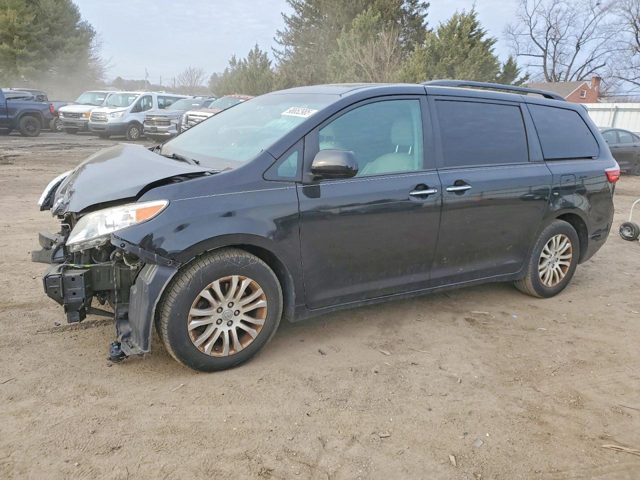 2017 TOYOTA SIENNA