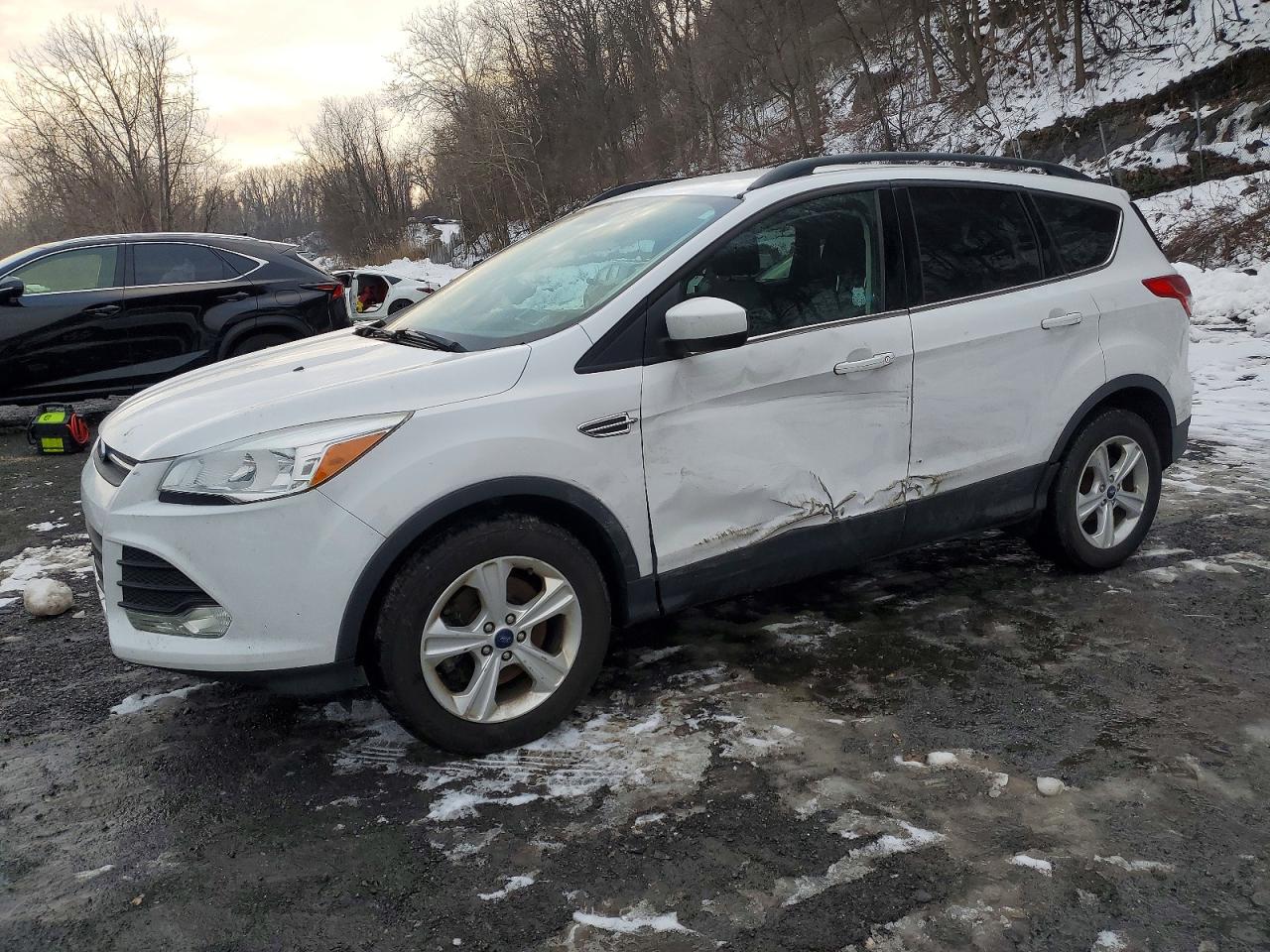 2016 FORD ESCAPE