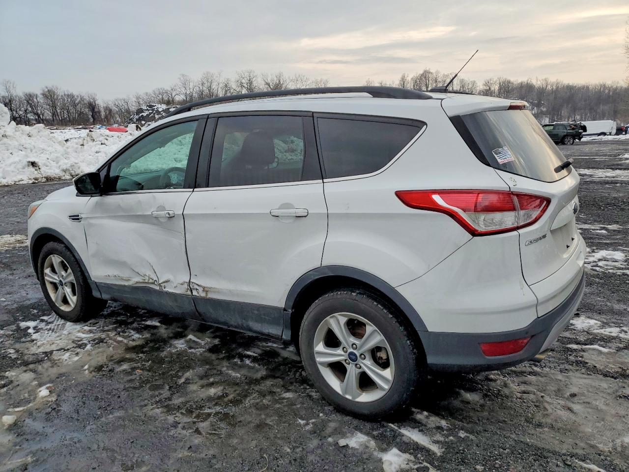 2016 FORD ESCAPE SE photo 2