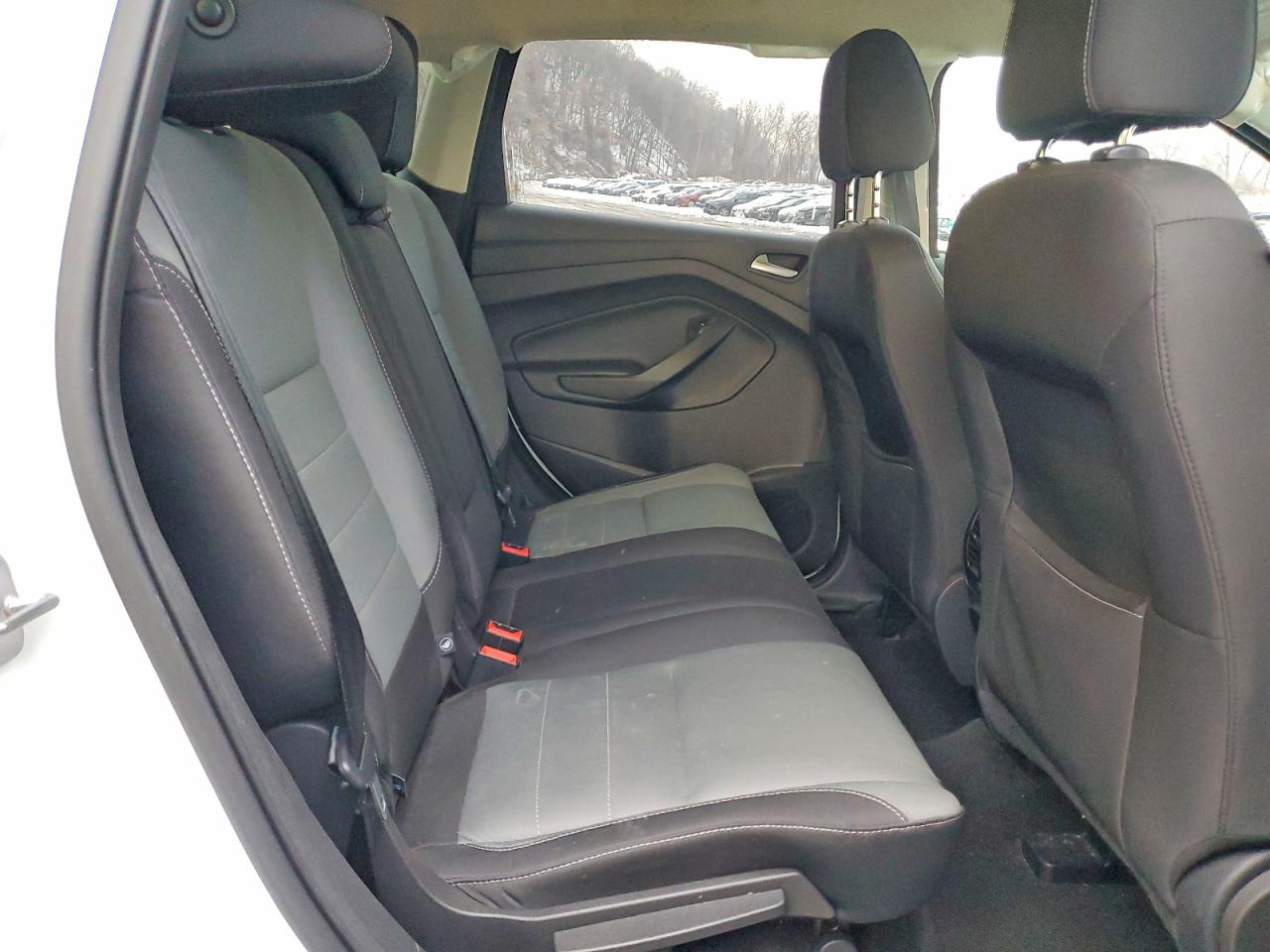 2016 FORD ESCAPE SE photo 11