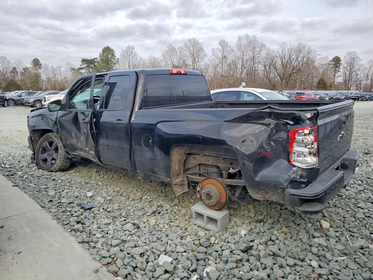 2018 CHEVROLET SILVERADO K1500 CUSTOM photo 4