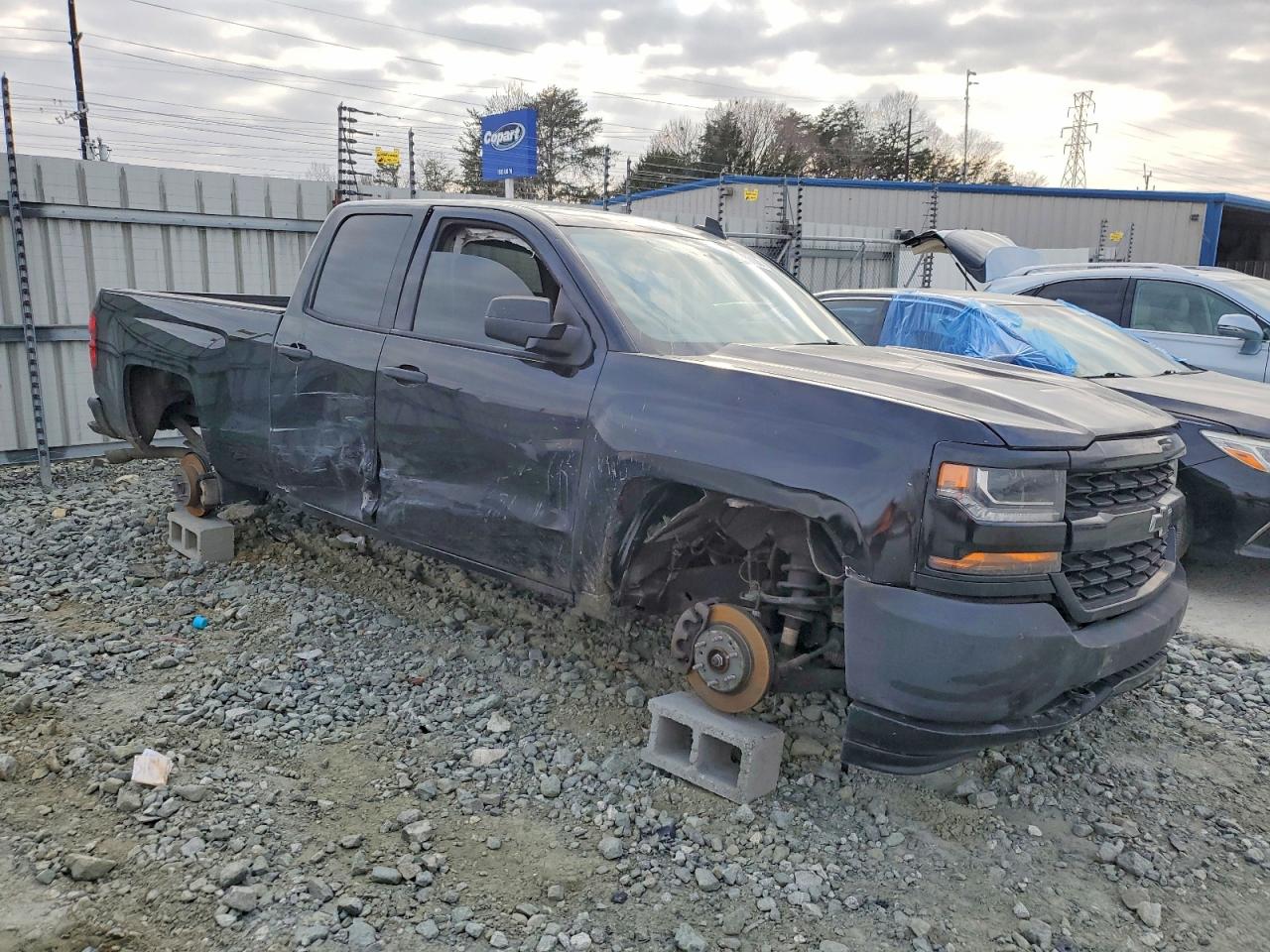 2018 CHEVROLET SILVERADO K1500 CUSTOM photo 10