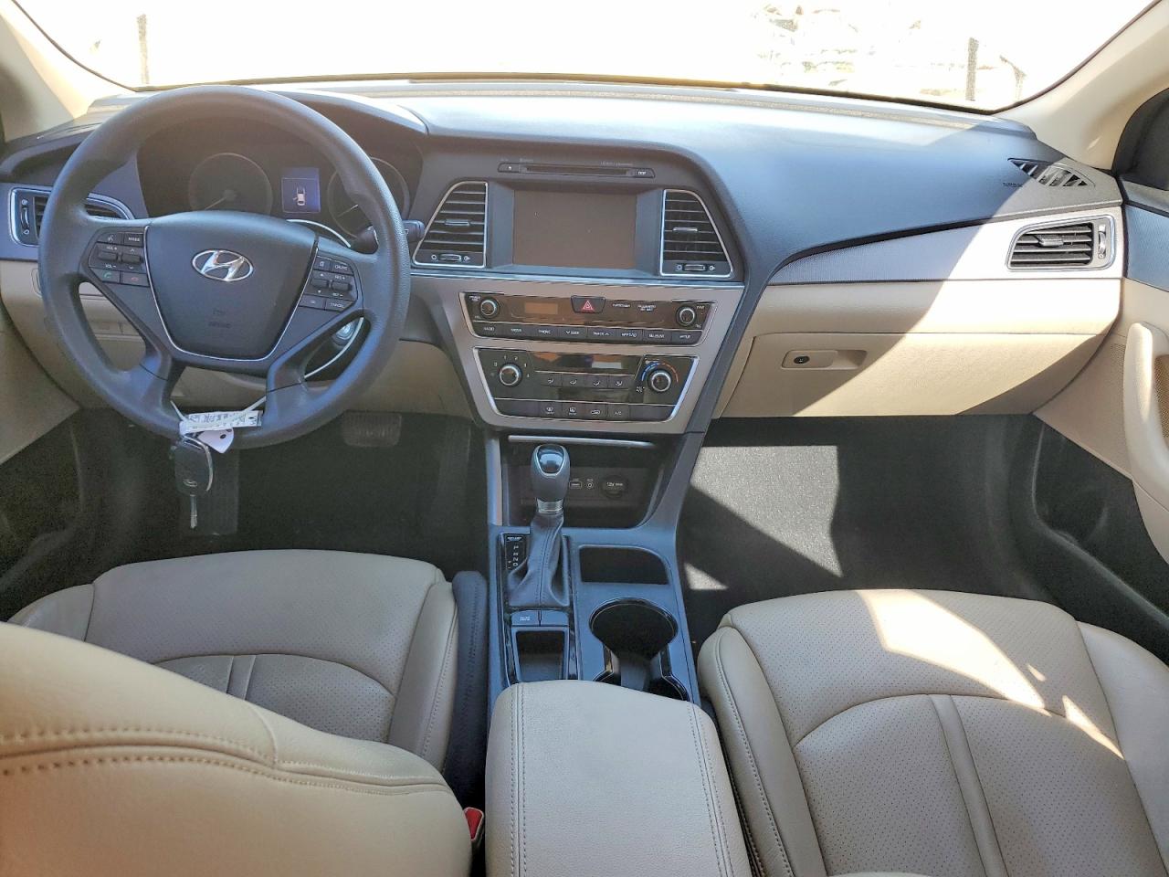 2017 HYUNDAI SONATA SE photo 8