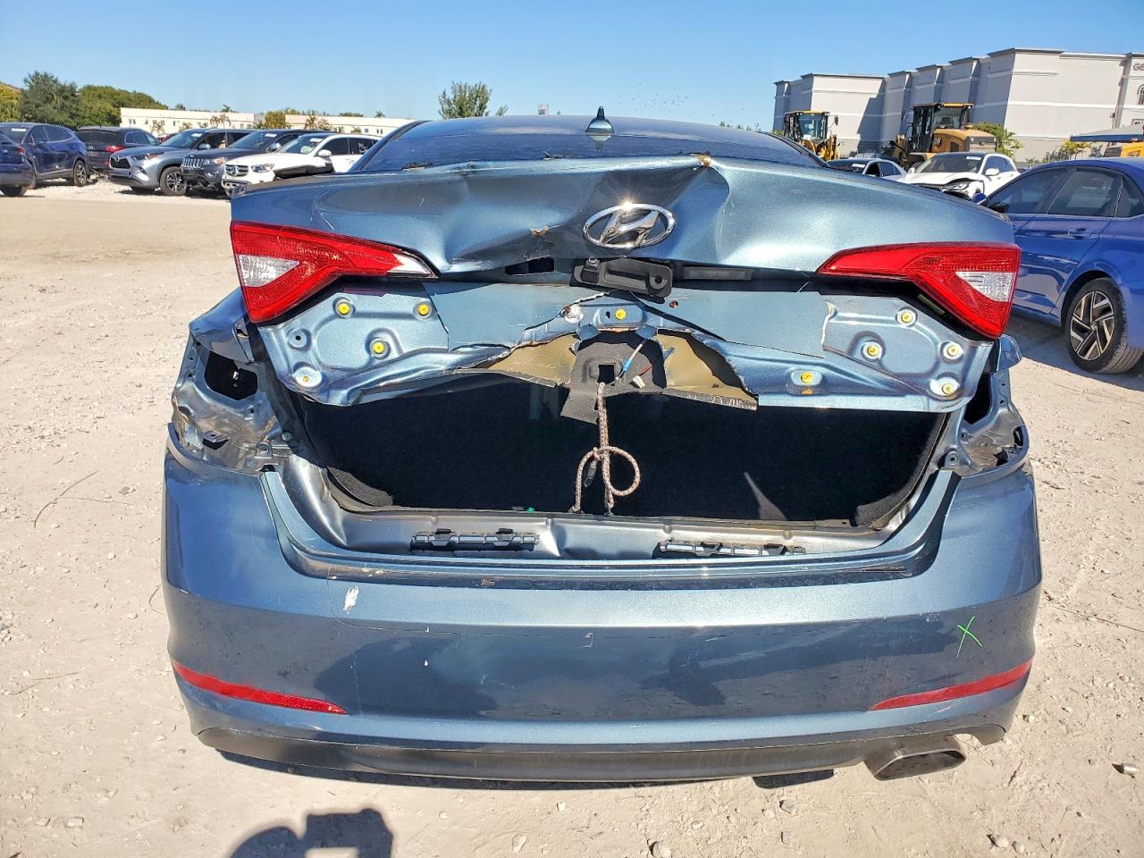 2017 HYUNDAI SONATA SE photo 6