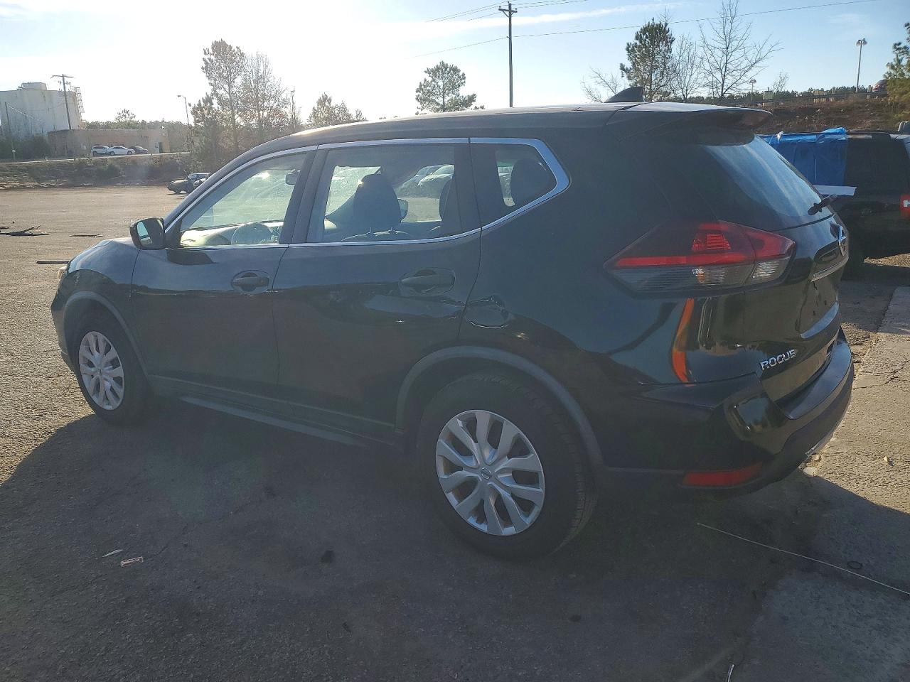 2018 NISSAN ROGUE S photo 2