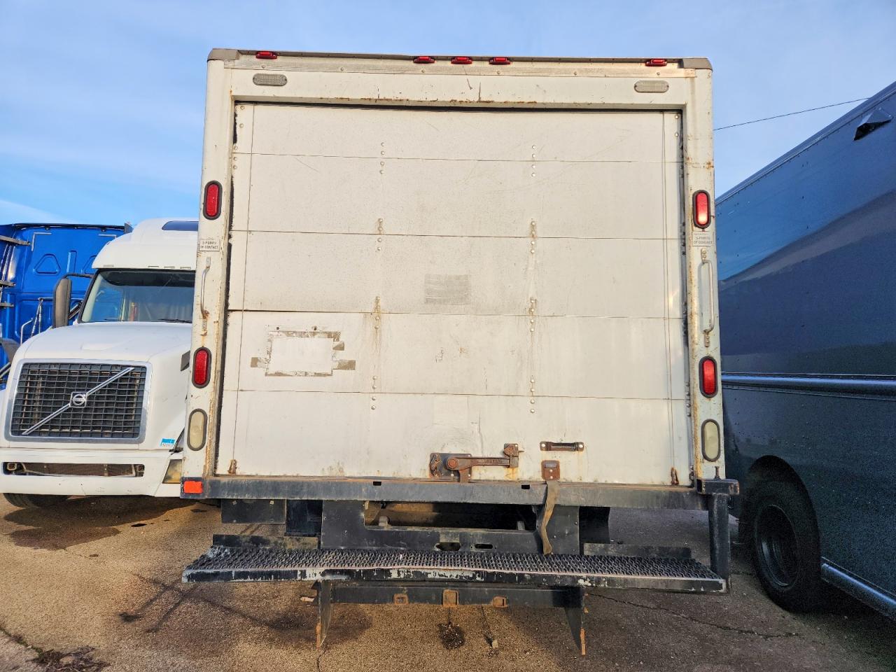 2005 FORD ECONOLINE E350 SUPER DUTY CUTAWAY VAN photo 6