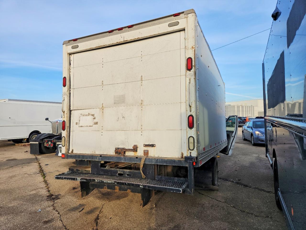 2005 FORD ECONOLINE E350 SUPER DUTY CUTAWAY VAN photo 3
