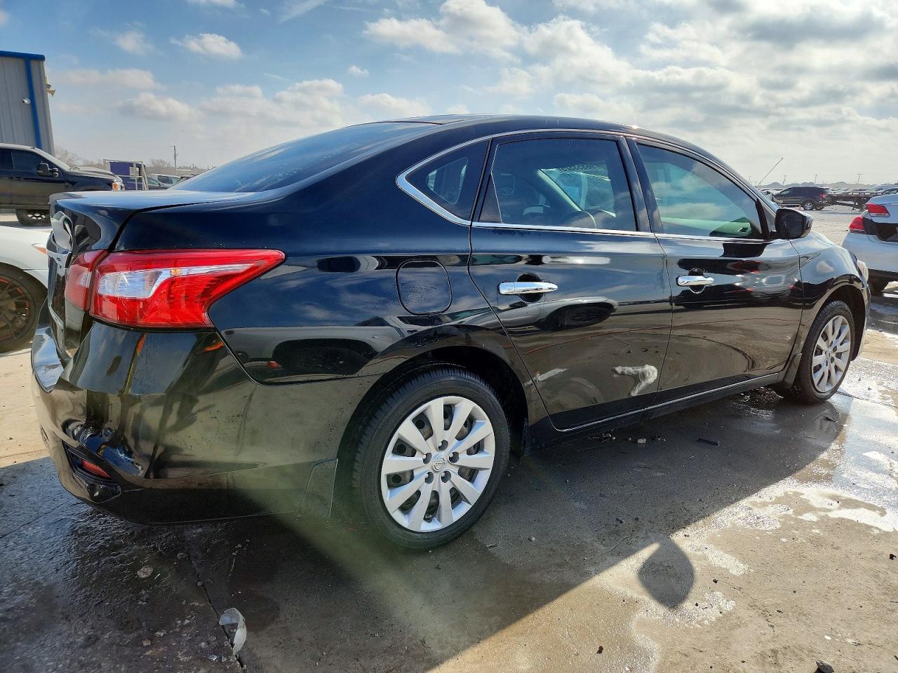 2019 NISSAN SENTRA S photo 3