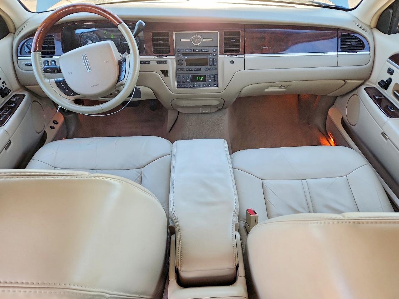 2007 LINCOLN TOWN CAR SIGNATURE LIMITED photo 8
