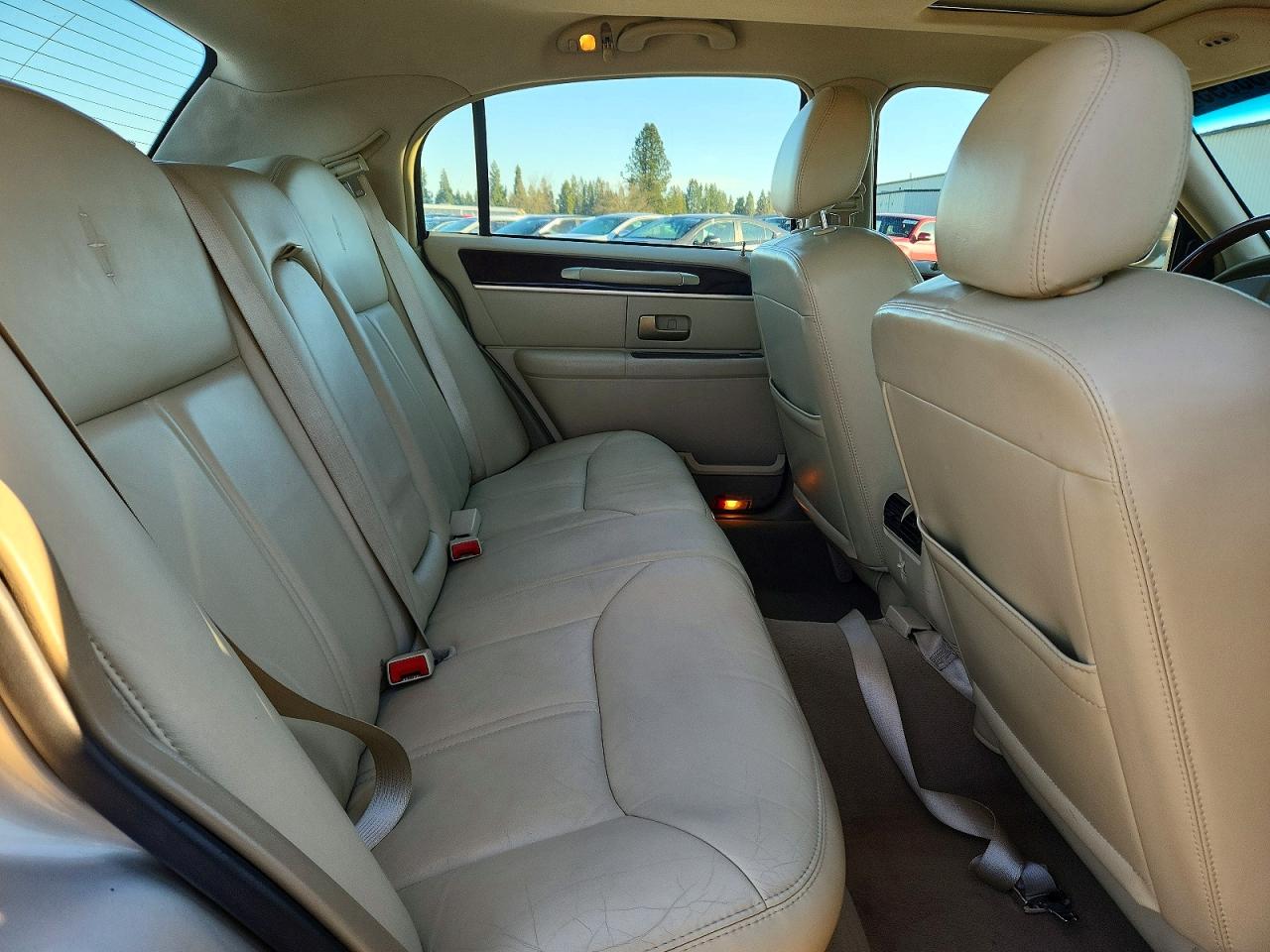2007 LINCOLN TOWN CAR SIGNATURE LIMITED photo 10