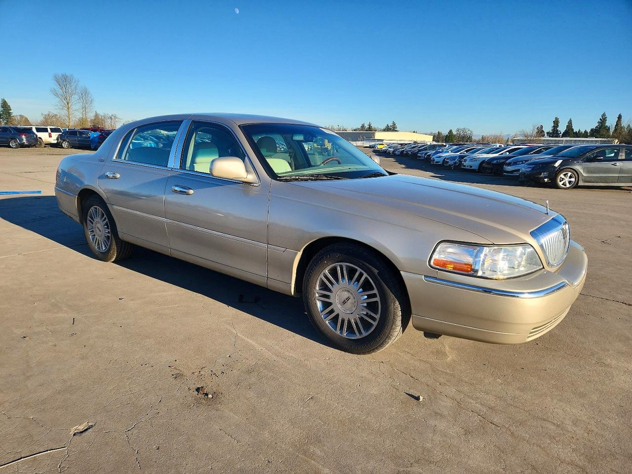 2007 LINCOLN TOWN CAR SIGNATURE LIMITED photo 4