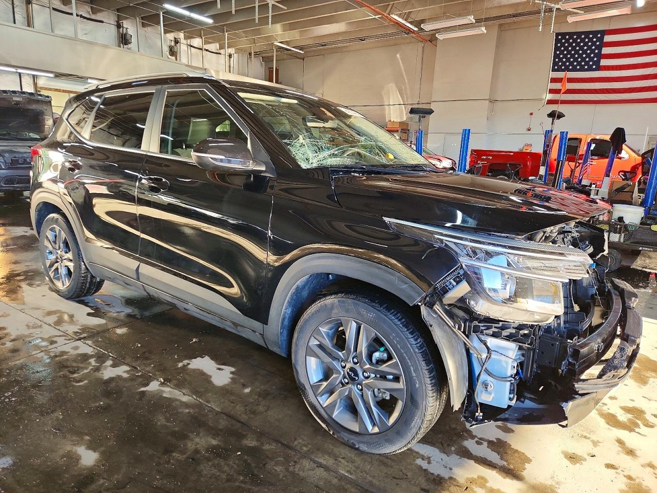 2023 KIA SELTOS S photo 4