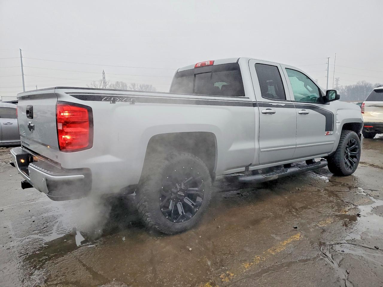 2018 CHEVROLET SILVERADO K1500 LT photo 3