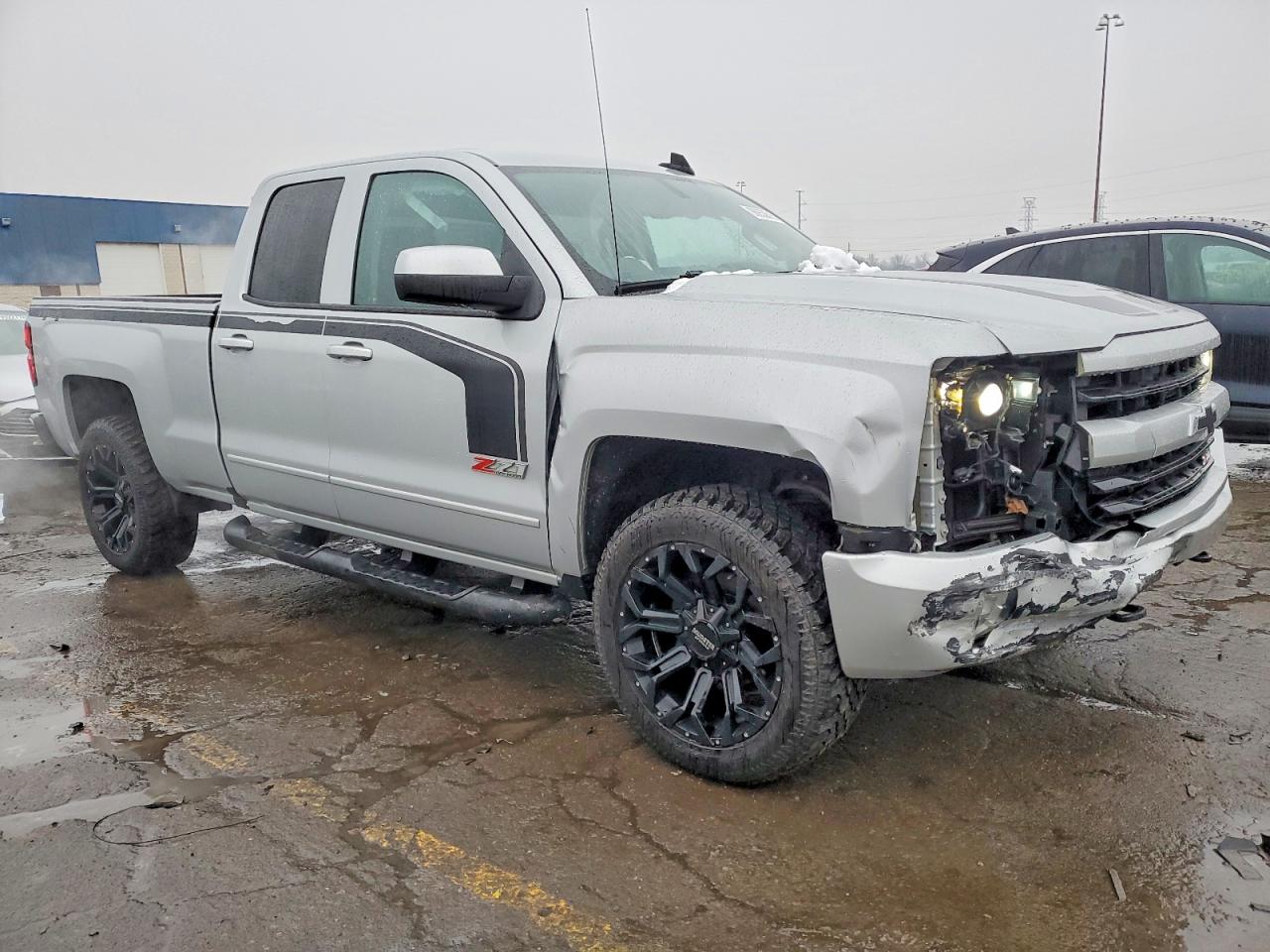 2018 CHEVROLET SILVERADO K1500 LT photo 4