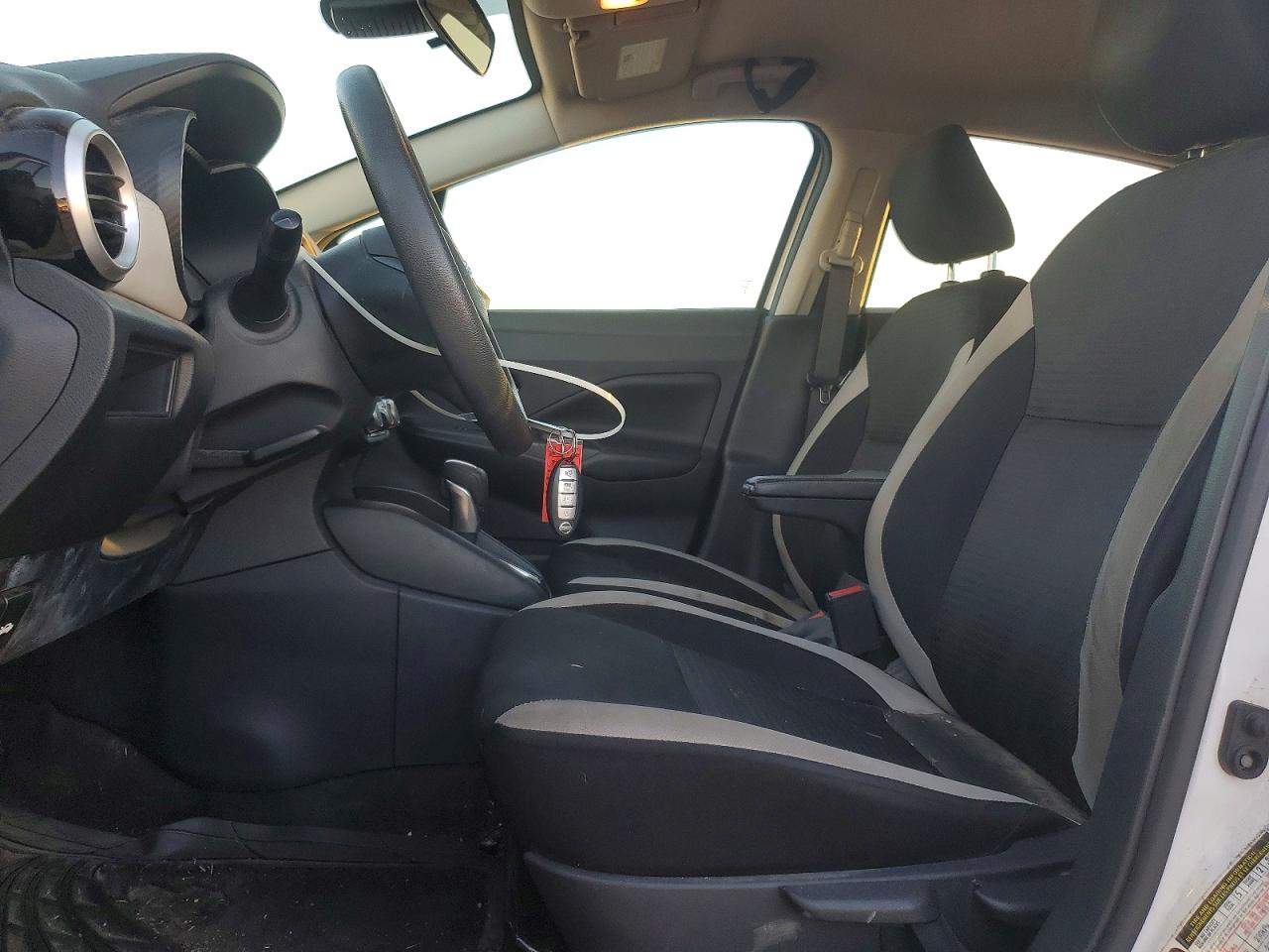 2020 NISSAN VERSA SV photo 7