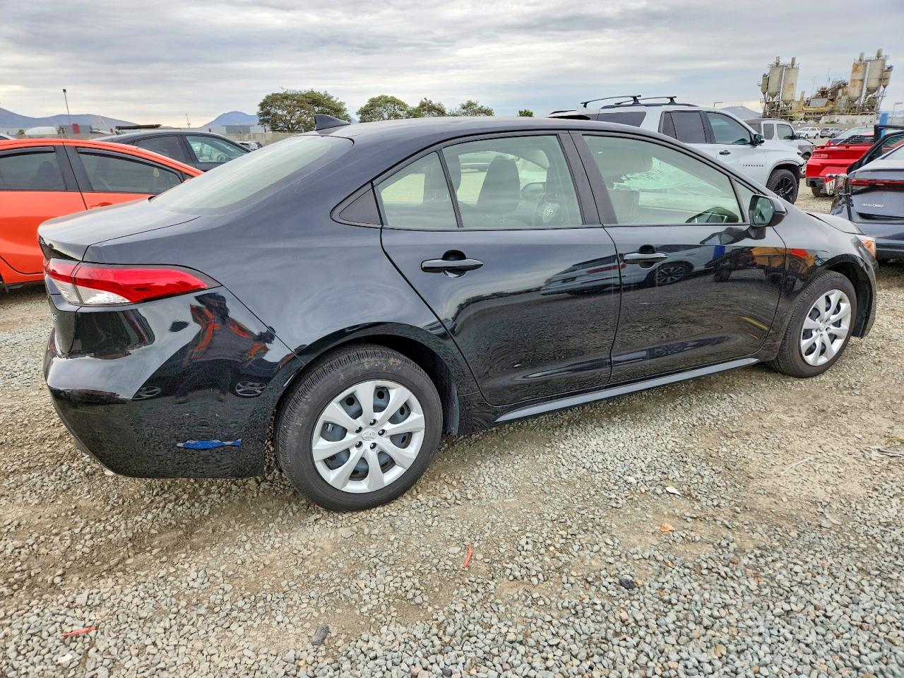 2023 TOYOTA COROLLA LE photo 3