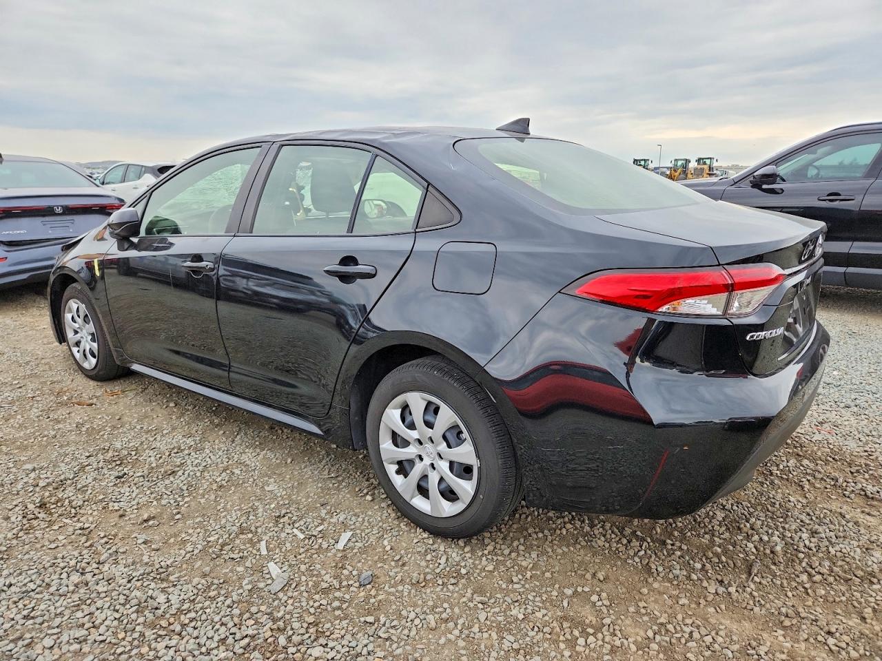 2023 TOYOTA COROLLA LE photo 2
