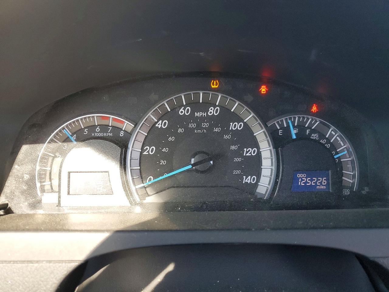 2014 TOYOTA CAMRY L photo 9