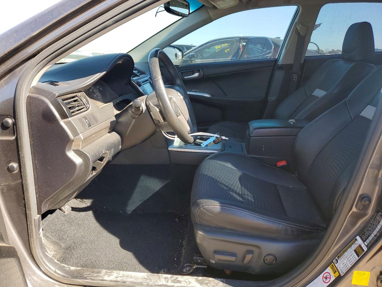 2014 TOYOTA CAMRY L photo 7