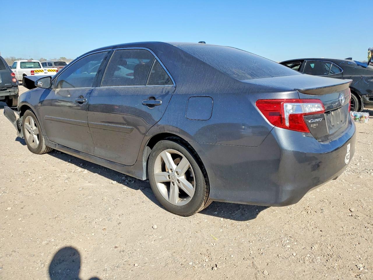 2014 TOYOTA CAMRY L photo 2