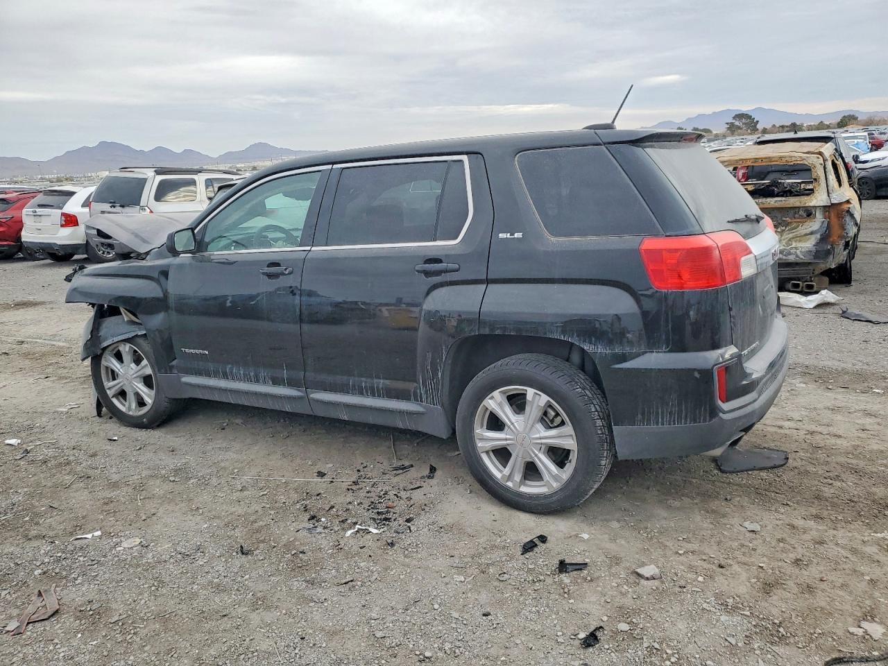 2017 GMC TERRAIN SLE photo 2