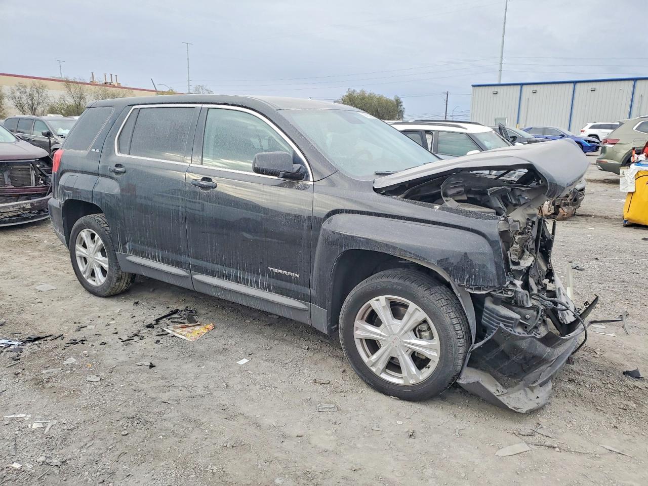 2017 GMC TERRAIN SLE photo 4