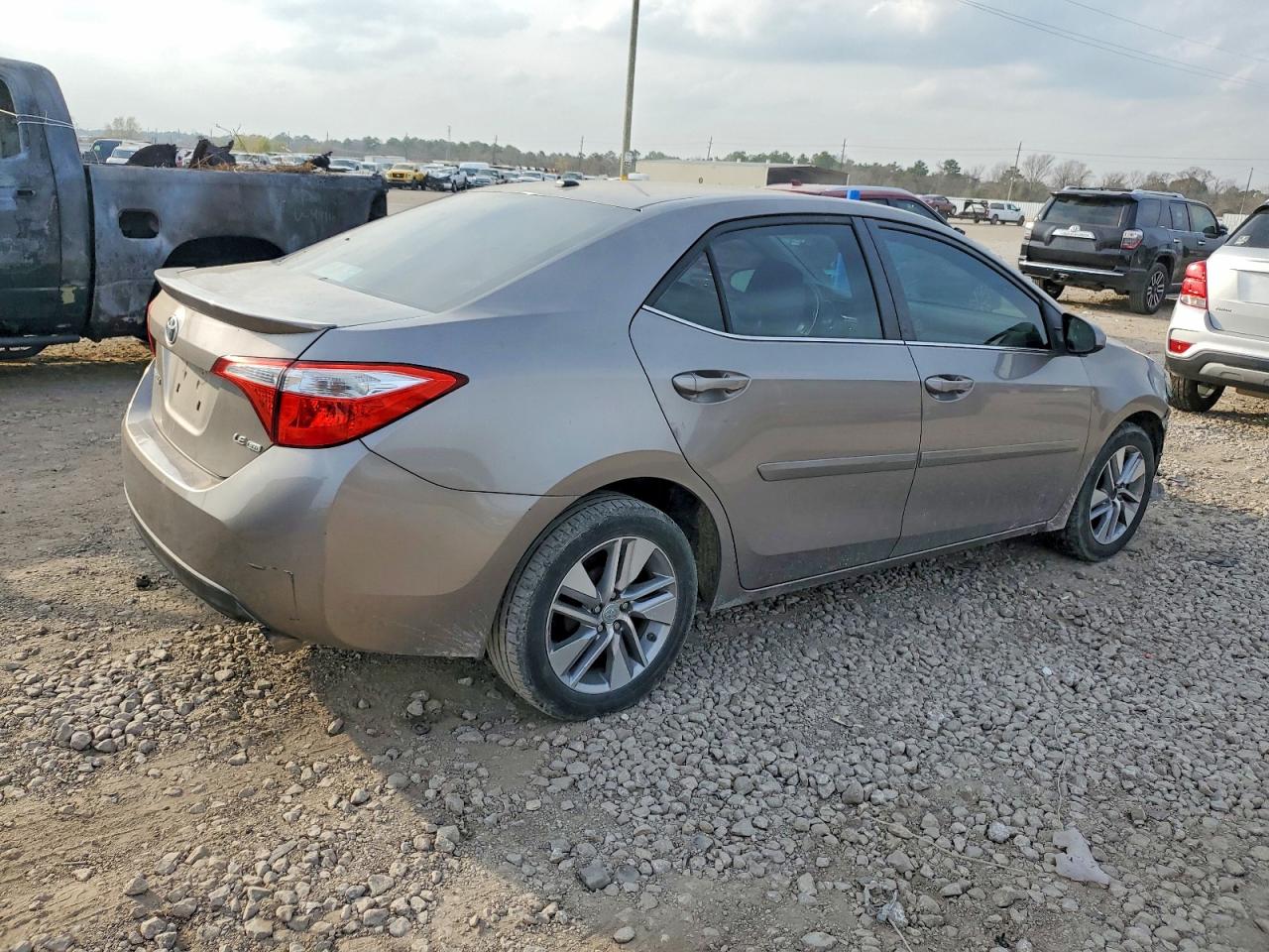 2014 TOYOTA COROLLA ECO photo 3