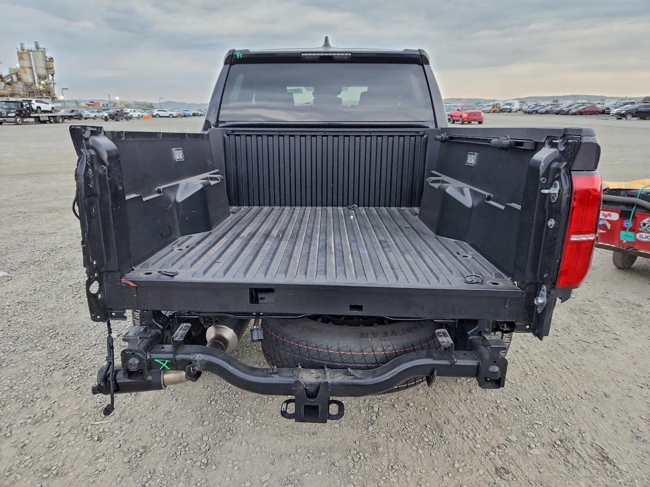 2025 TOYOTA TACOMA DOUBLE CAB photo 6