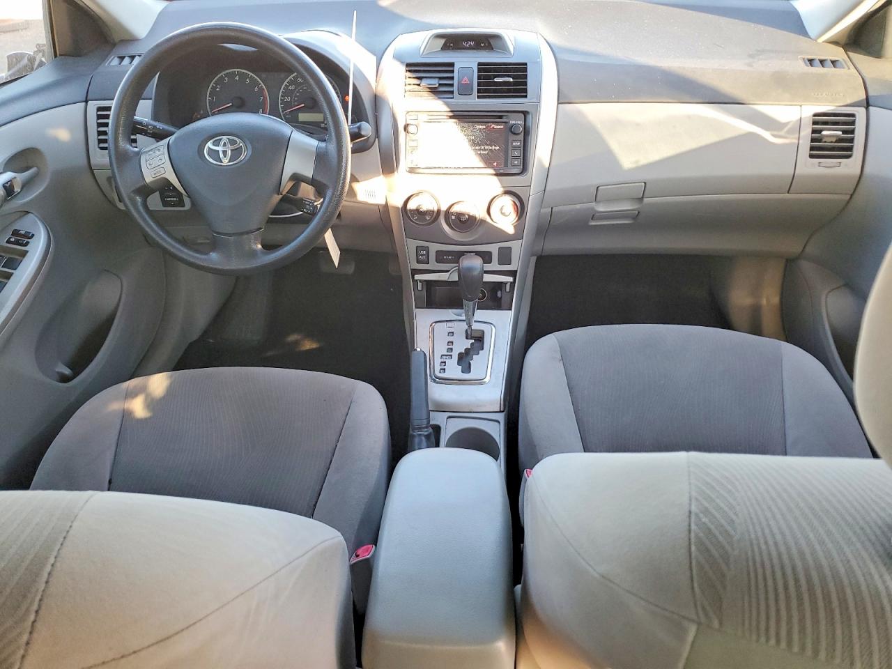2013 TOYOTA COROLLA BASE photo 8