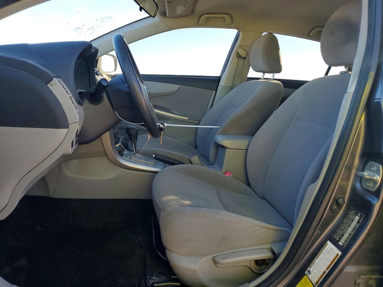 2013 TOYOTA COROLLA BASE photo 7