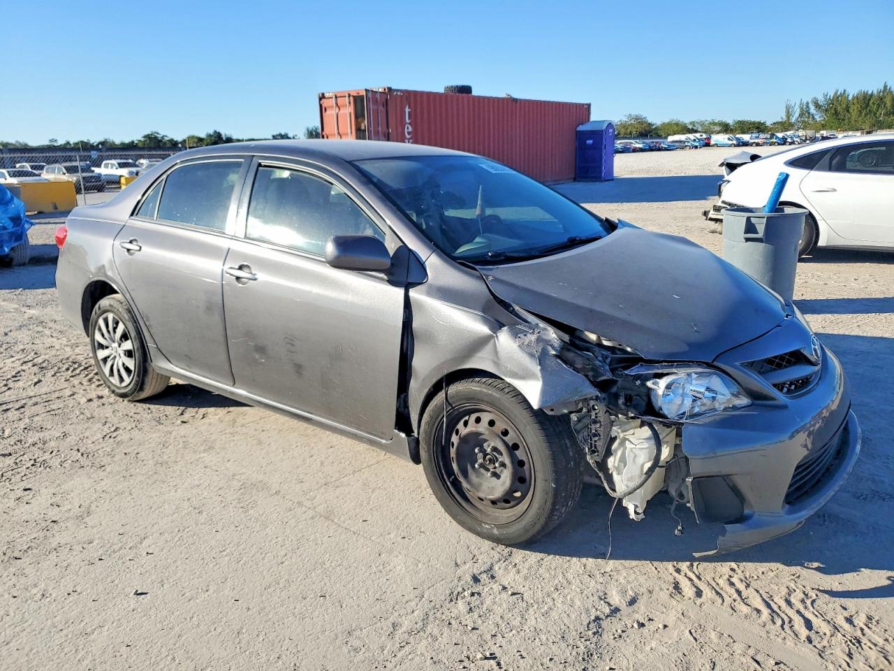 2013 TOYOTA COROLLA BASE photo 4