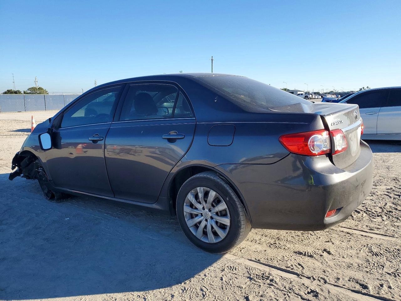 2013 TOYOTA COROLLA BASE photo 2