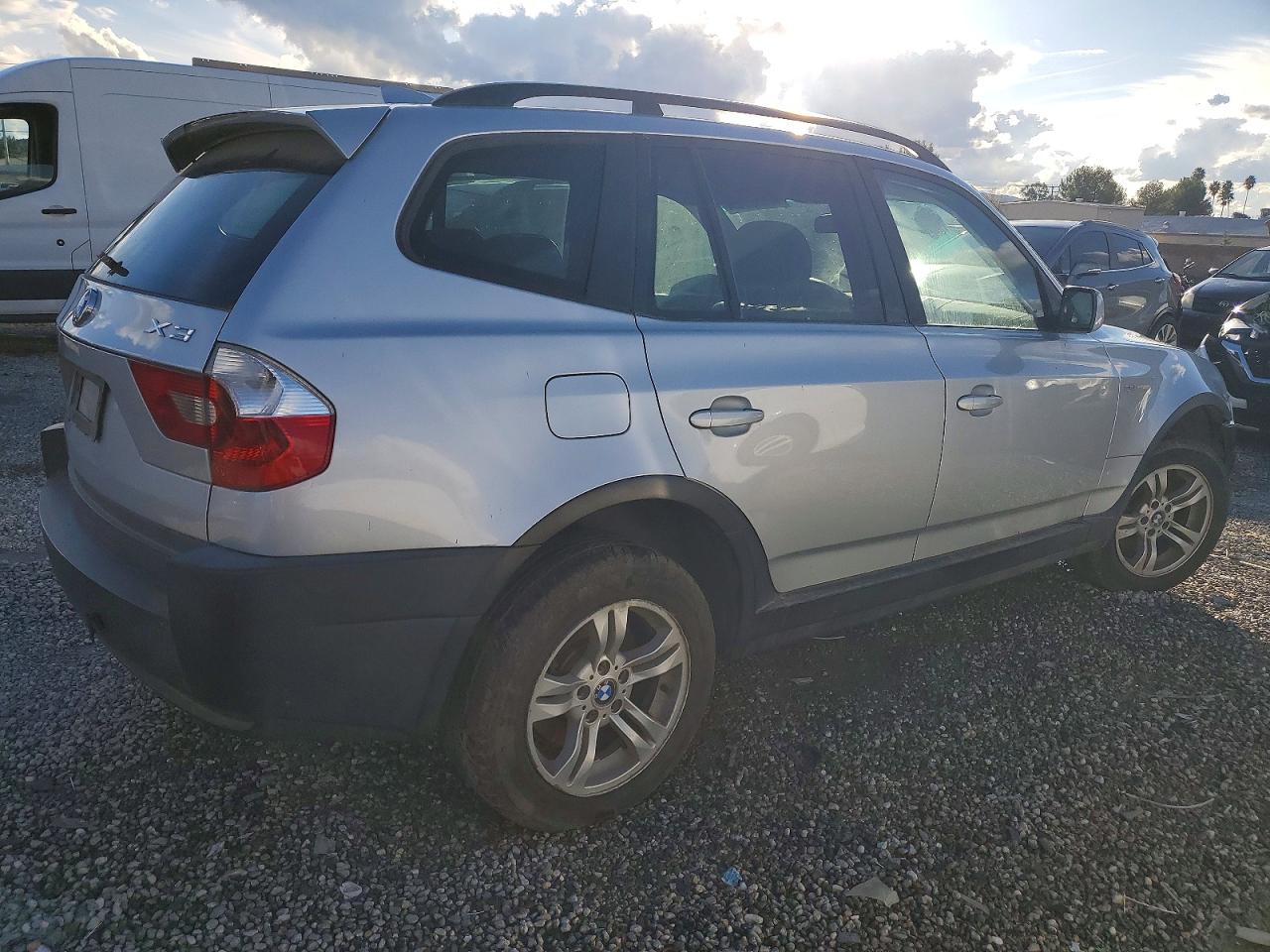 2004 BMW X3 3.0I photo 3