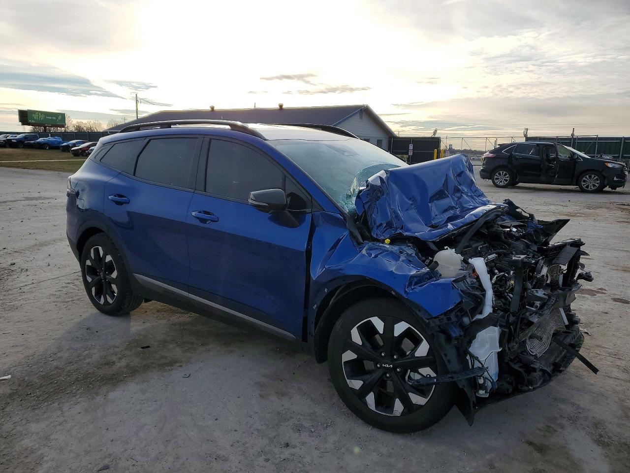 2023 KIA SPORTAGE X LINE photo 4