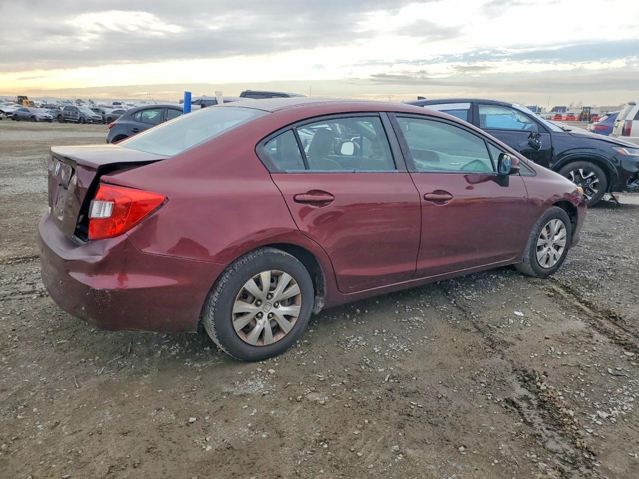 2012 HONDA CIVIC LX photo 5