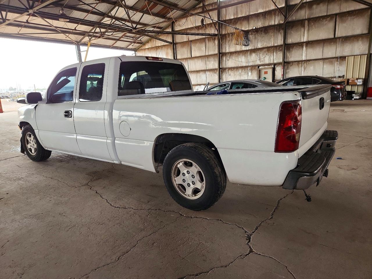 2003 CHEVROLET SILVERADO C1500 photo 2