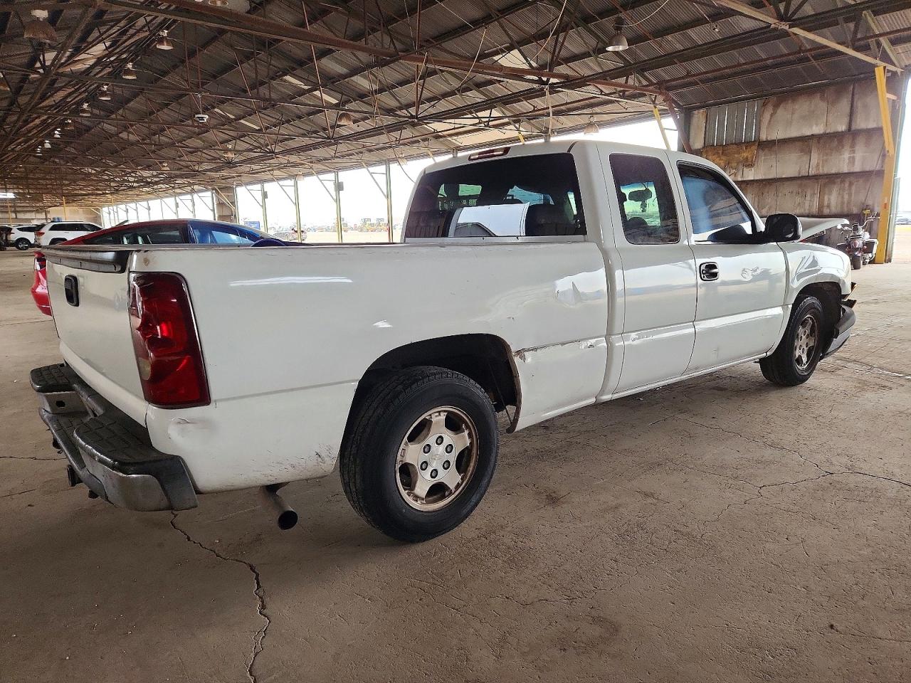 2003 CHEVROLET SILVERADO C1500 photo 3