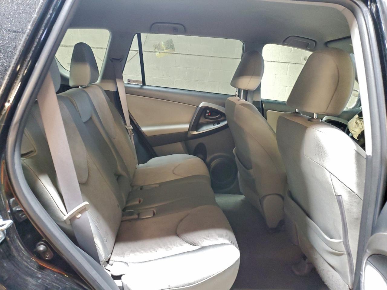 2012 TOYOTA RAV4 photo 11