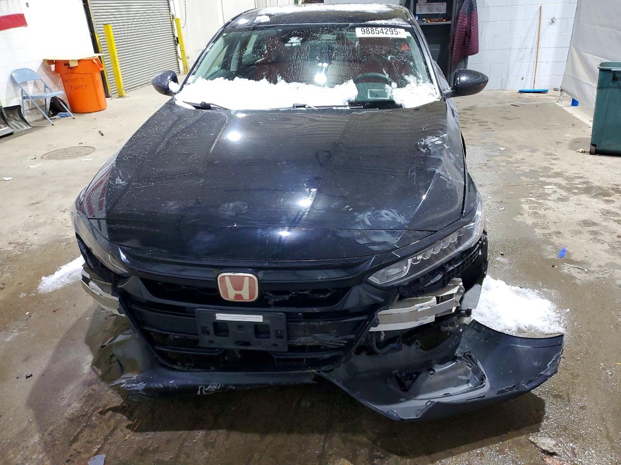 2018 HONDA ACCORD EX photo 9